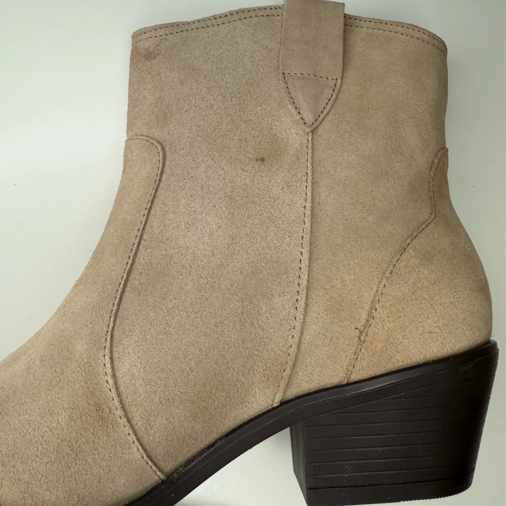 Barbour Women's Taupe Suede Ankle Western Booties Size 10 Feminine Classic